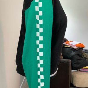 Super cute Semi Zip-up Long sleeve & Green sleeves